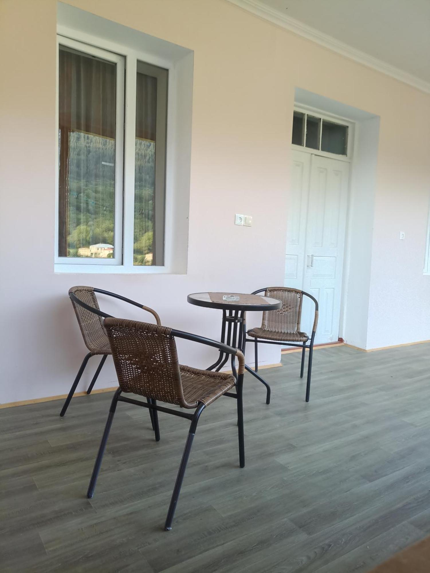 Jeiran Japaridze'S Guesthouse Μέστια Εξωτερικό φωτογραφία